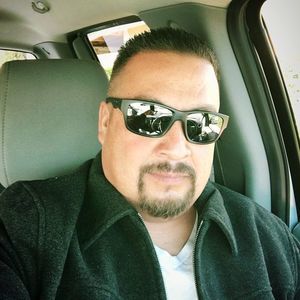 Meet your Posher, Efren